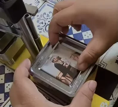 fotomagnesy ujecie pokazujące produkcję, impreza